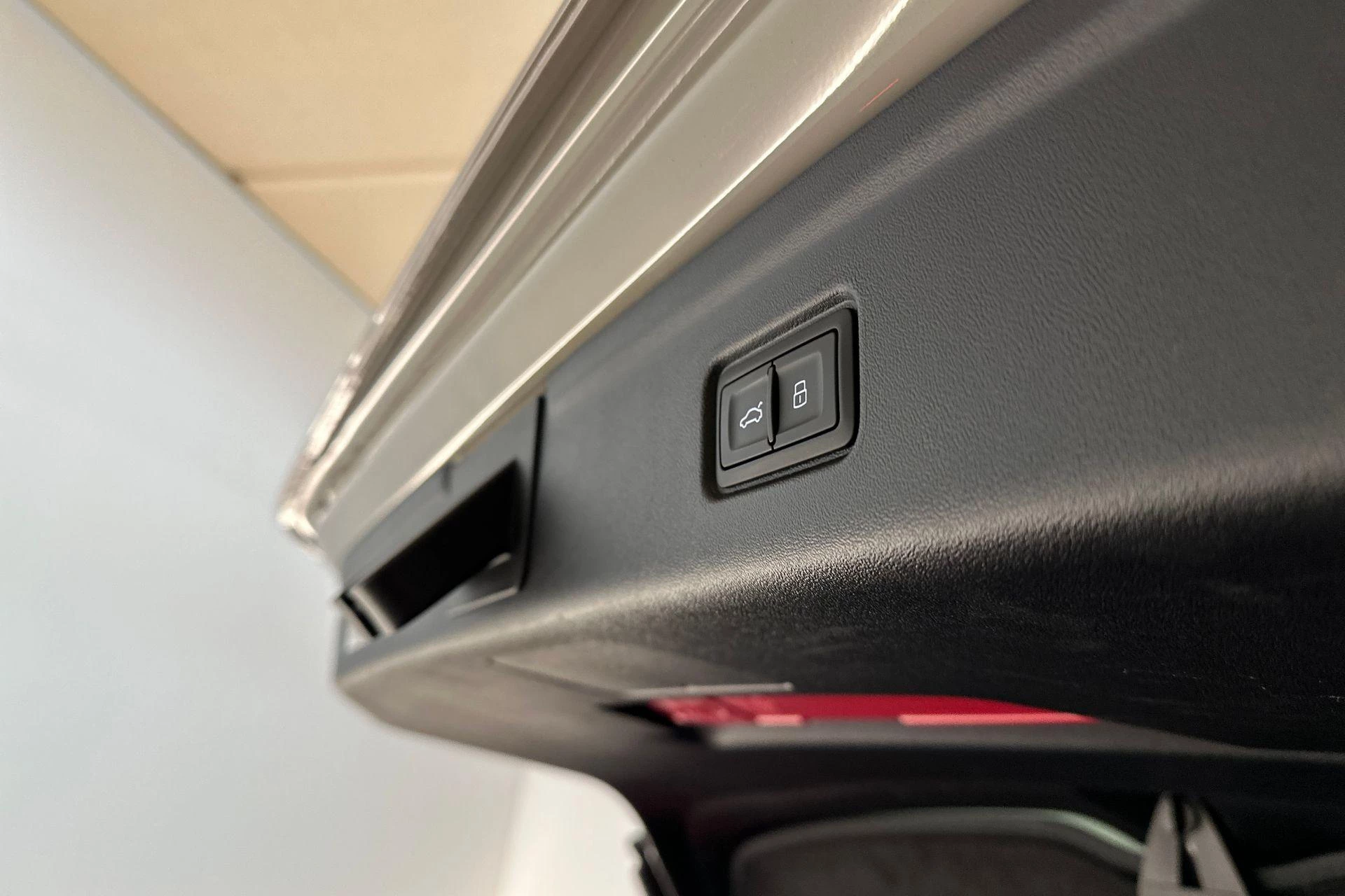Hoofdafbeelding Audi A6 Avant e-tron