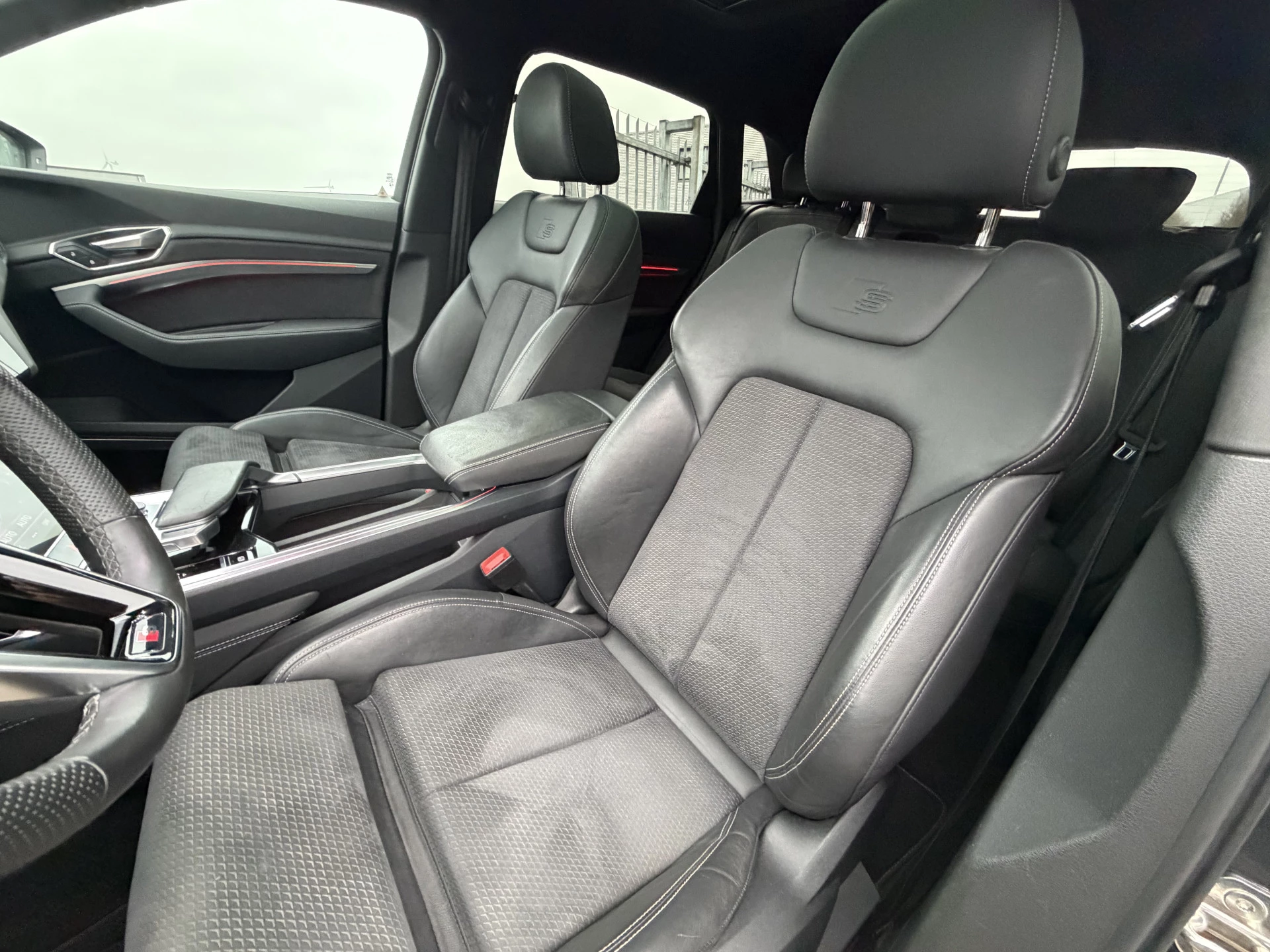 Hoofdafbeelding Audi Q8 e-tron