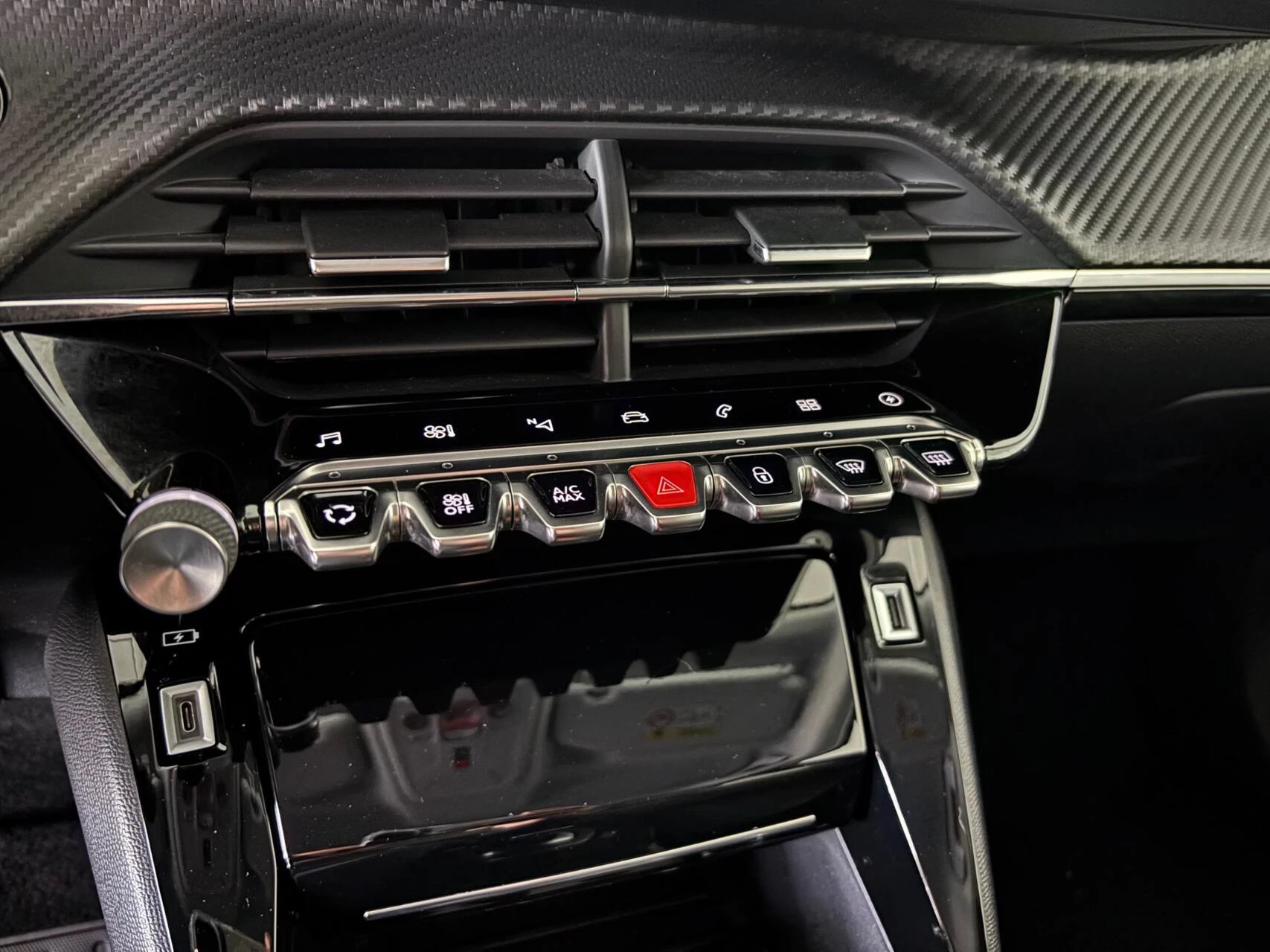 Hoofdafbeelding Peugeot e-2008