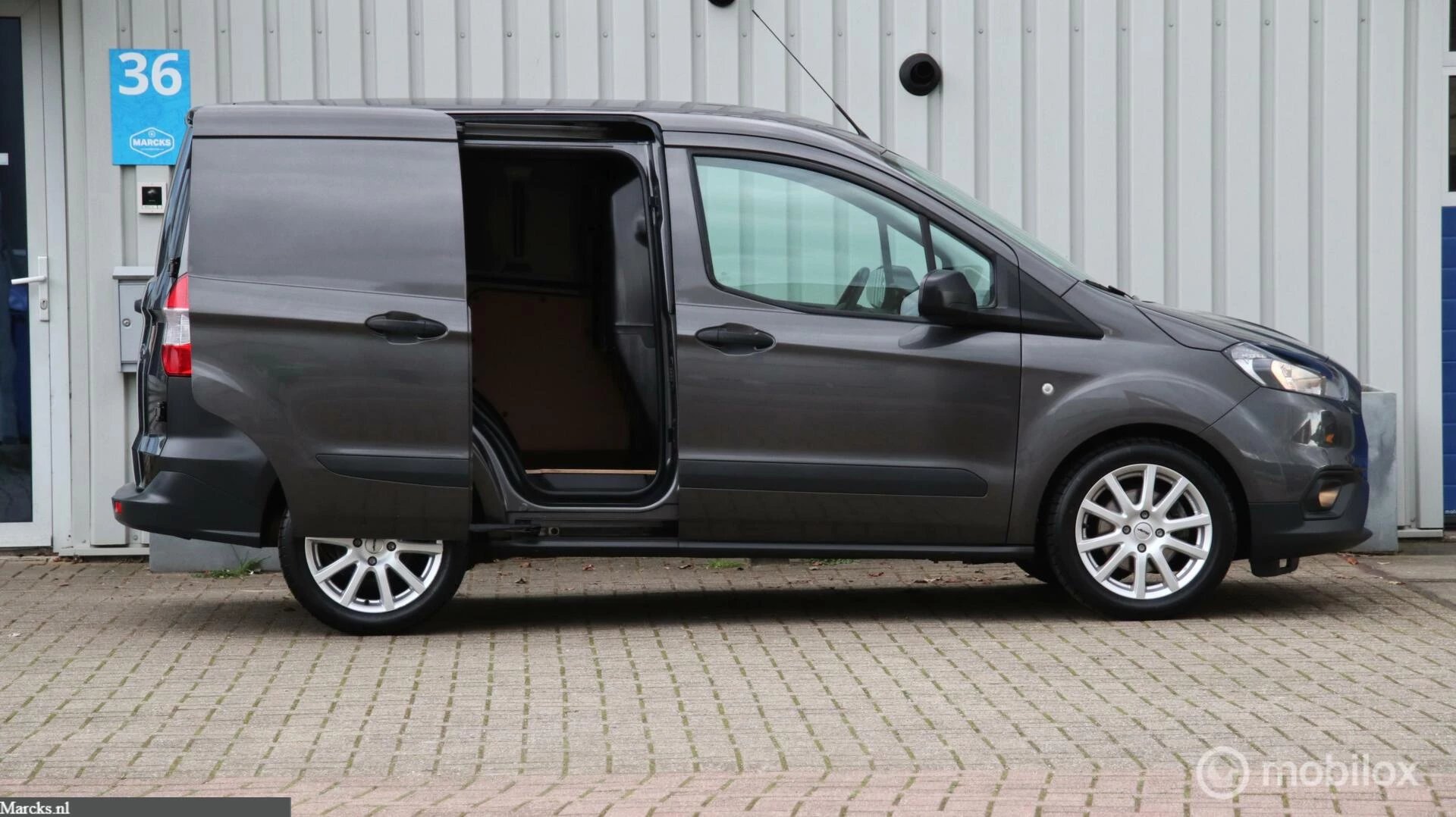 Hoofdafbeelding Ford Transit Courier