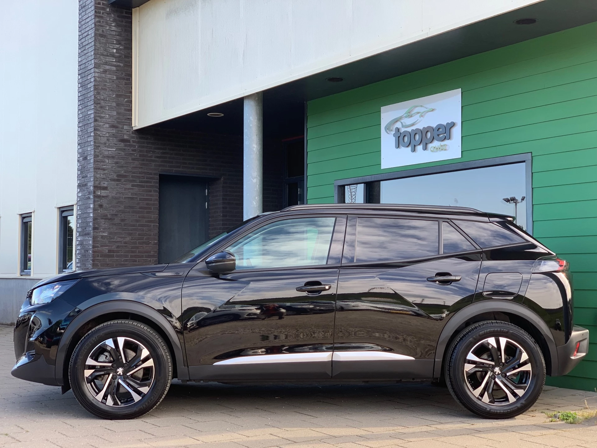 Hoofdafbeelding Peugeot e-2008