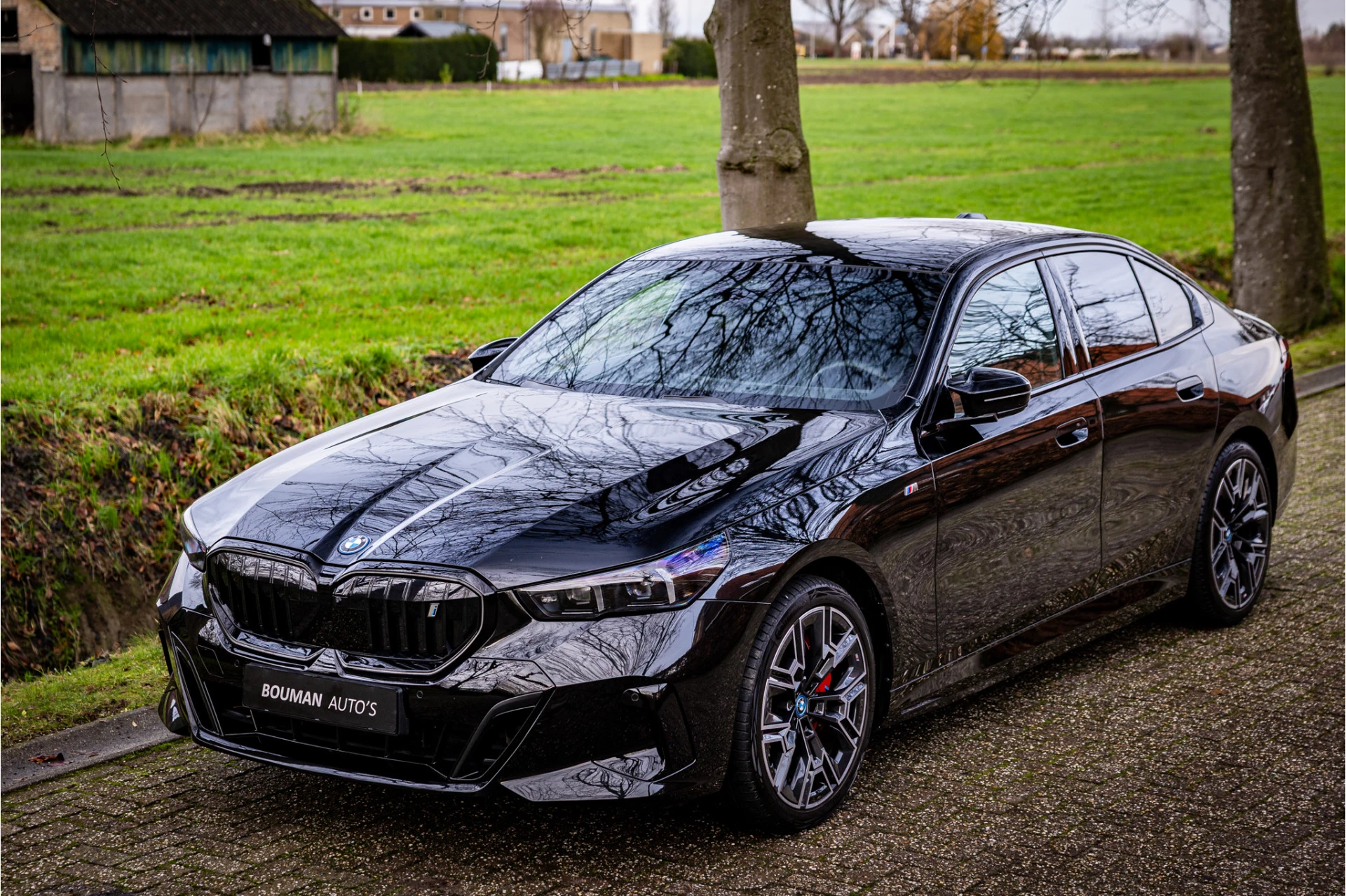 Hoofdafbeelding BMW i5