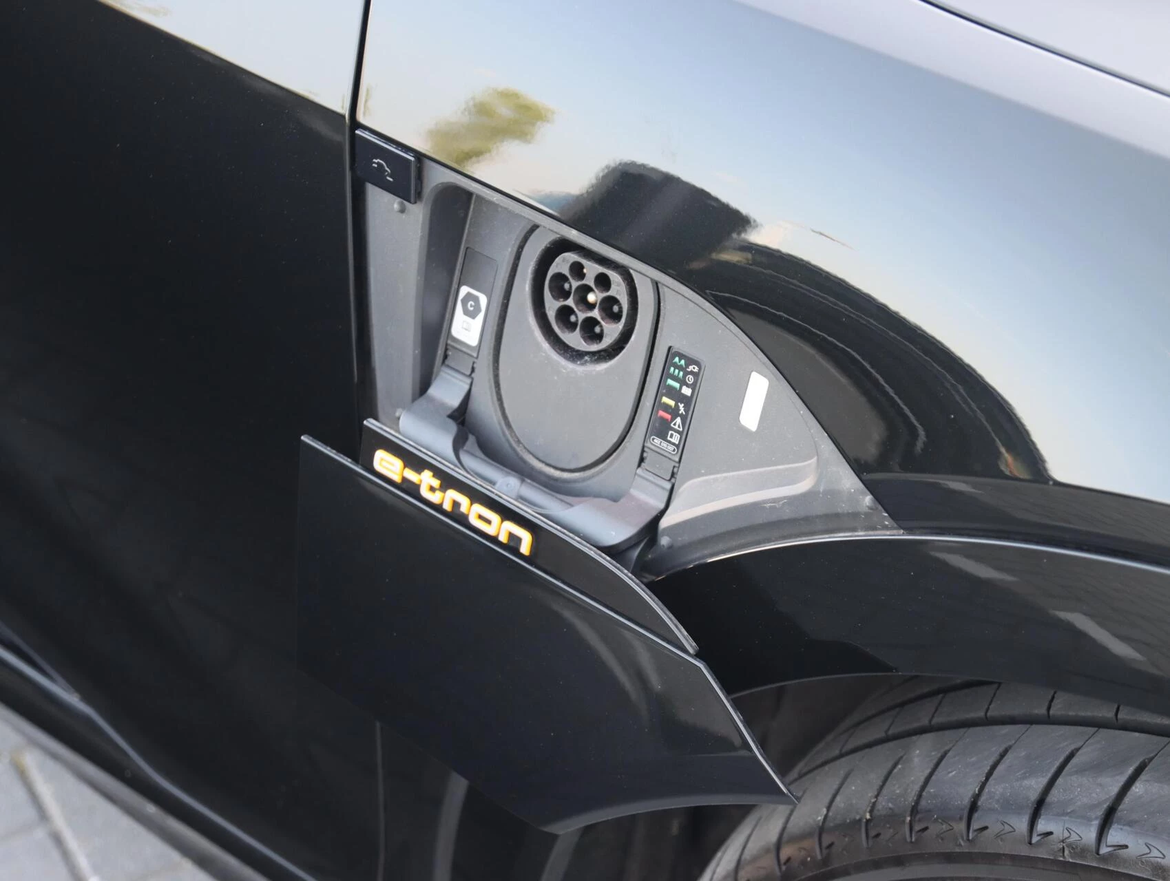 Hoofdafbeelding Audi e-tron