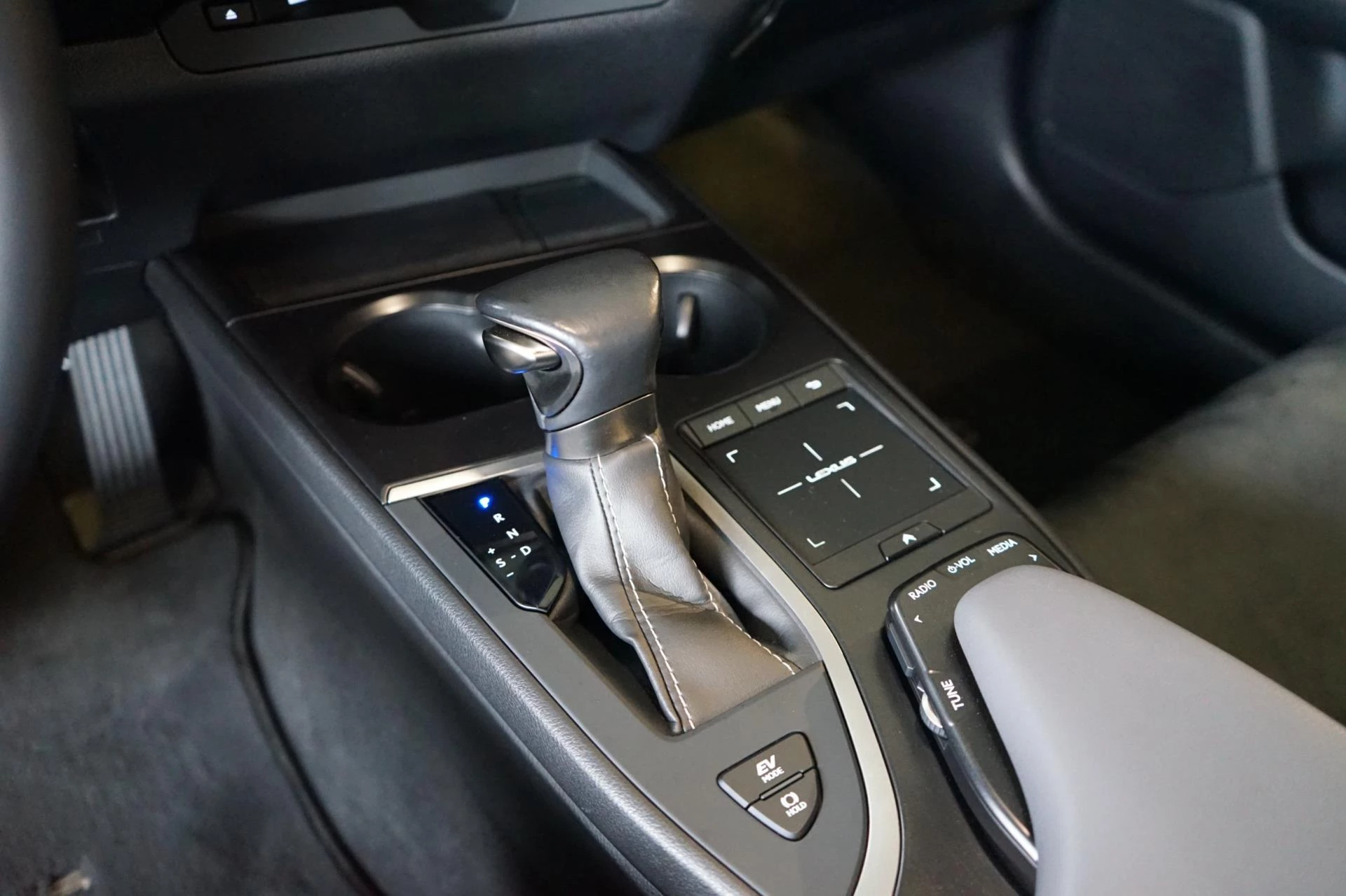 Hoofdafbeelding Lexus UX