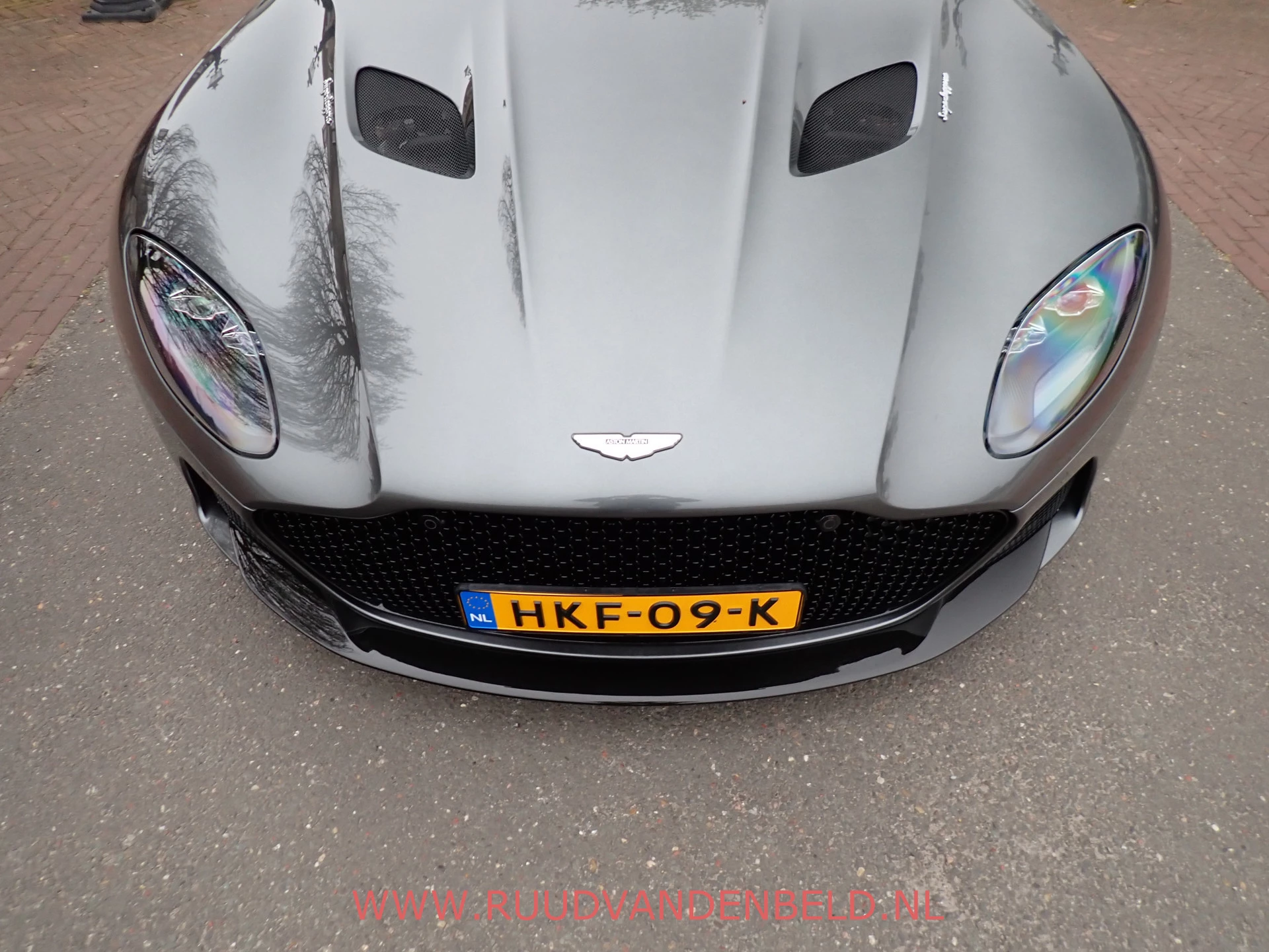 Hoofdafbeelding Aston Martin DBS