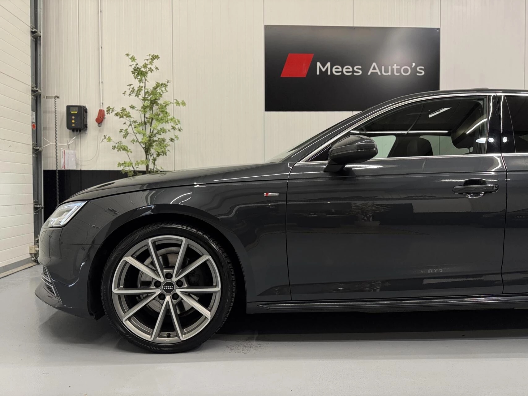 Hoofdafbeelding Audi A4