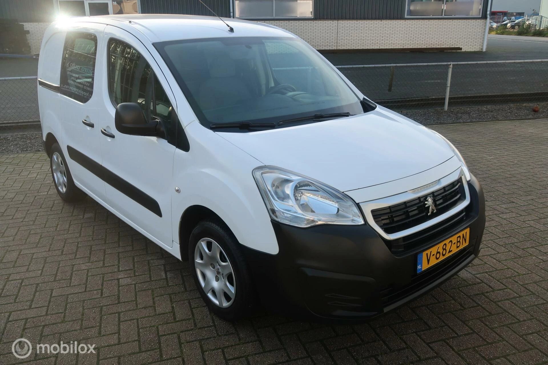 Hoofdafbeelding Peugeot Partner