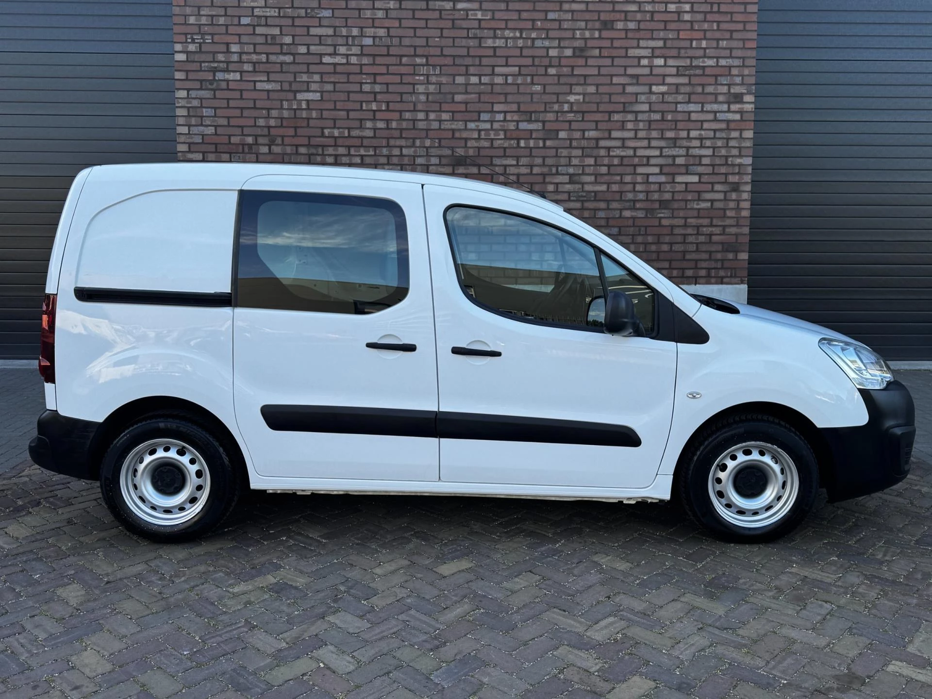 Hoofdafbeelding Peugeot Partner