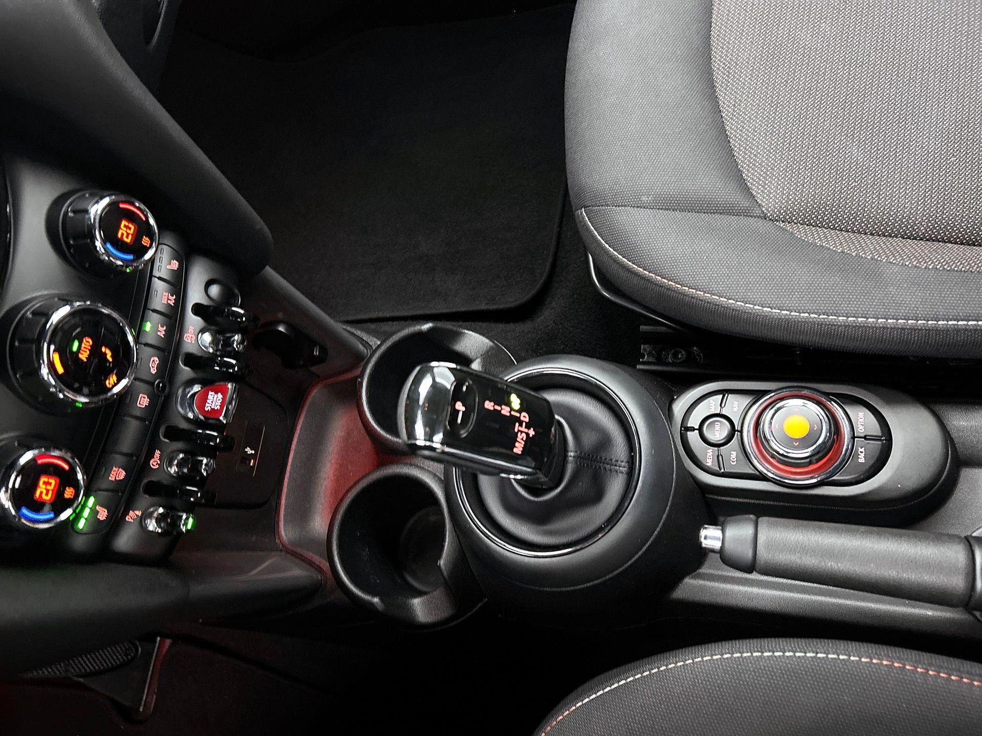 Hoofdafbeelding MINI Cooper Cabrio