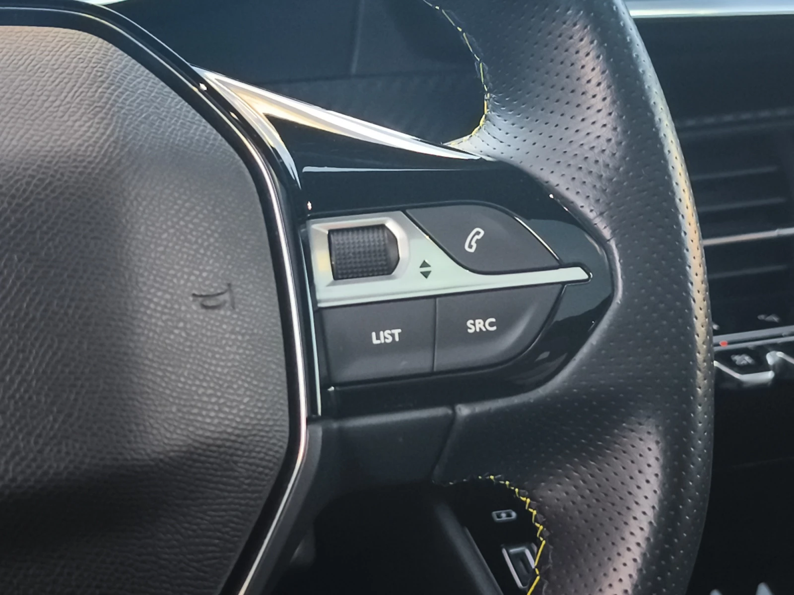 Hoofdafbeelding Peugeot e-208