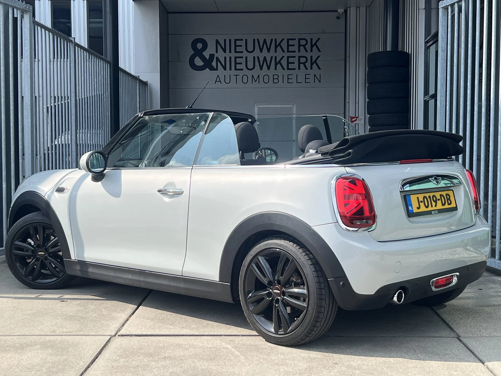 Hoofdafbeelding MINI Cooper Cabrio