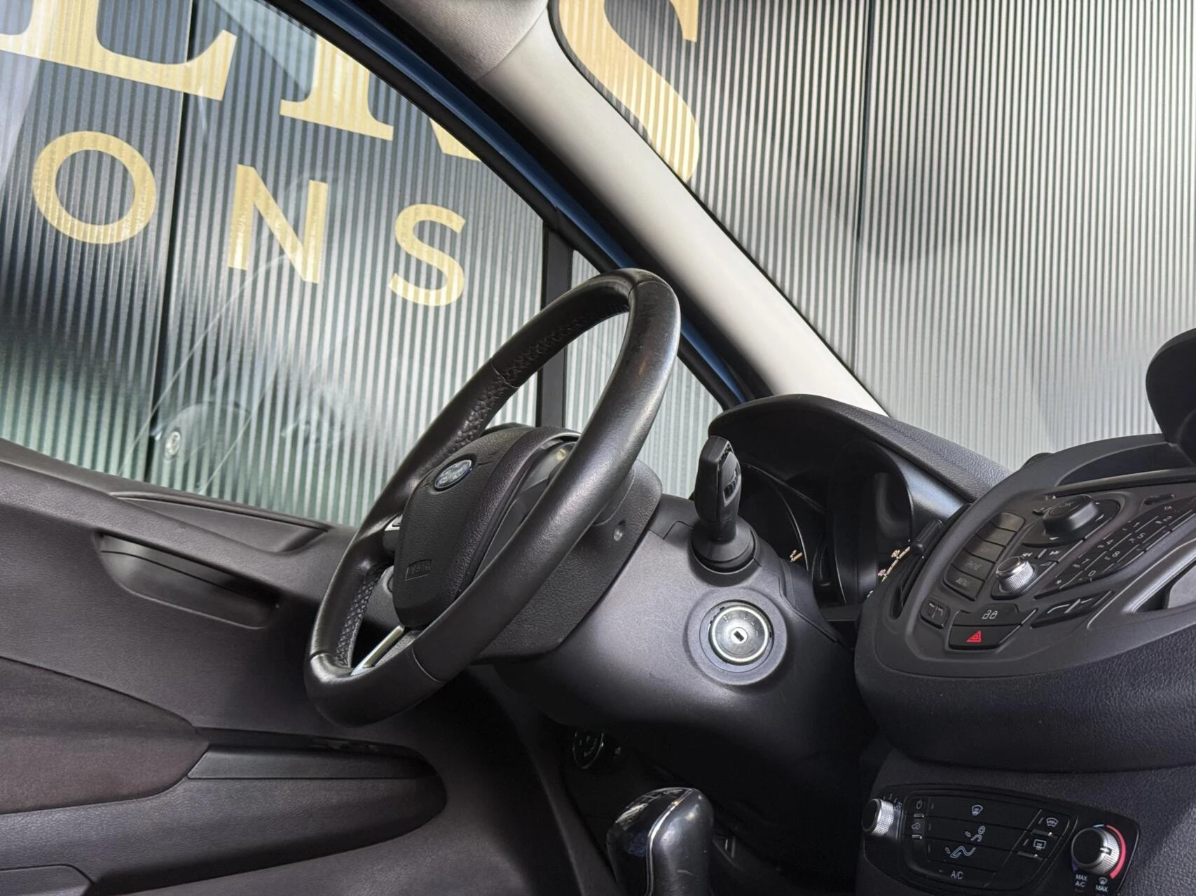 Hoofdafbeelding Ford Transit Courier