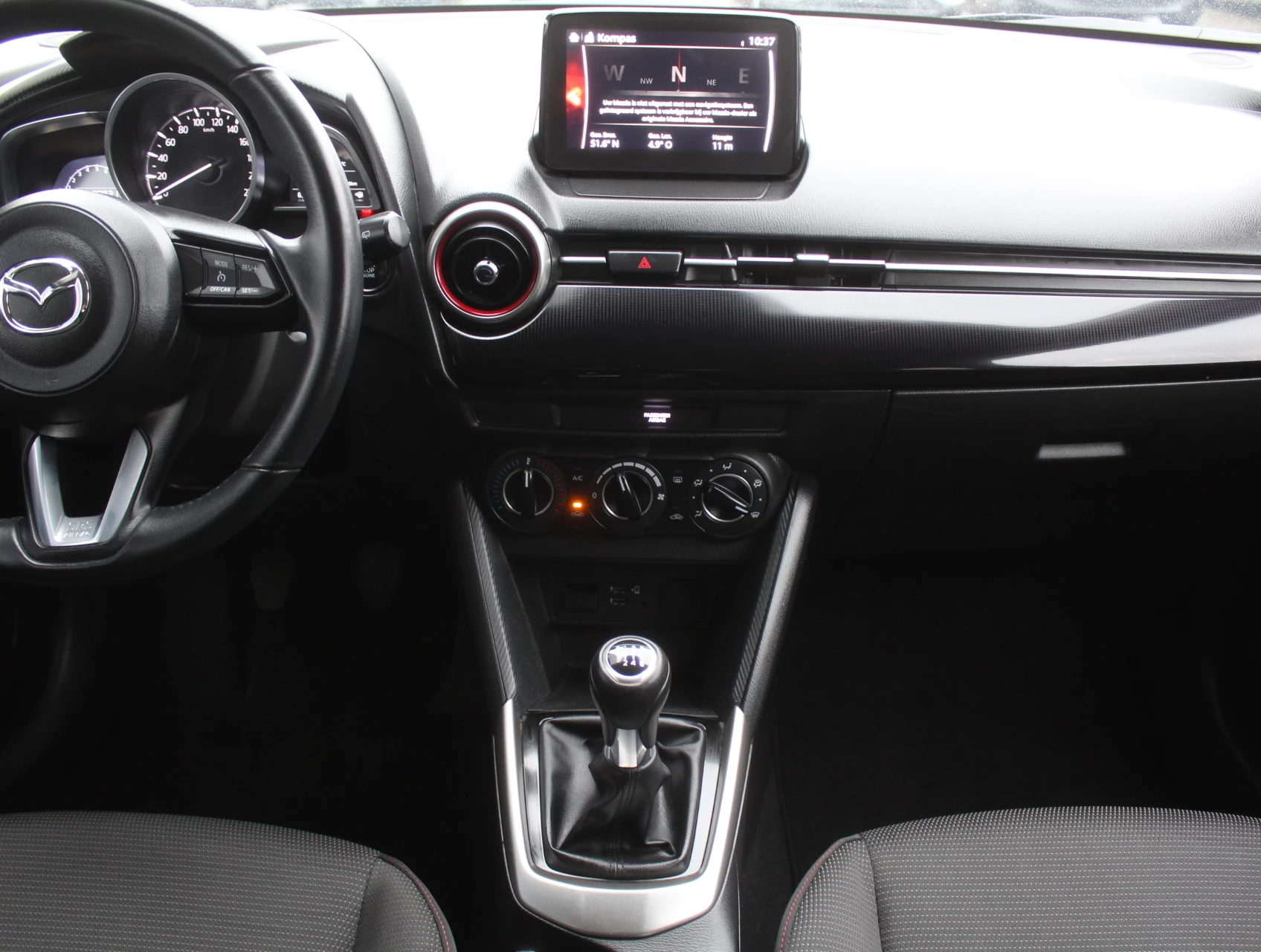 Hoofdafbeelding Mazda 2