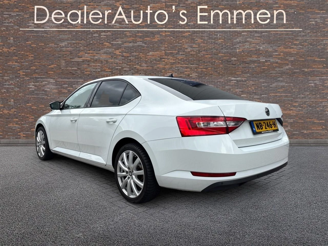 Hoofdafbeelding Škoda Superb