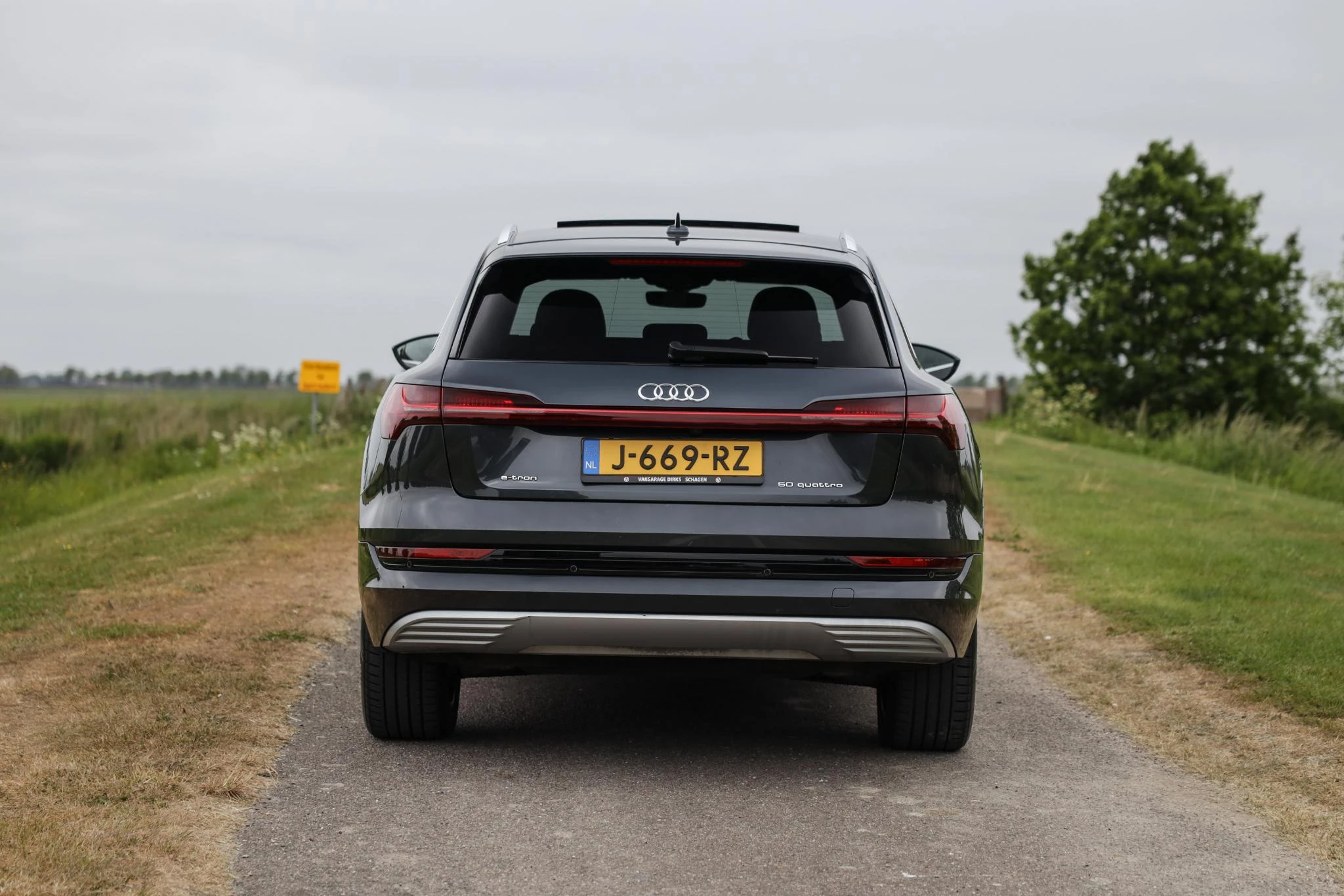Hoofdafbeelding Audi e-tron