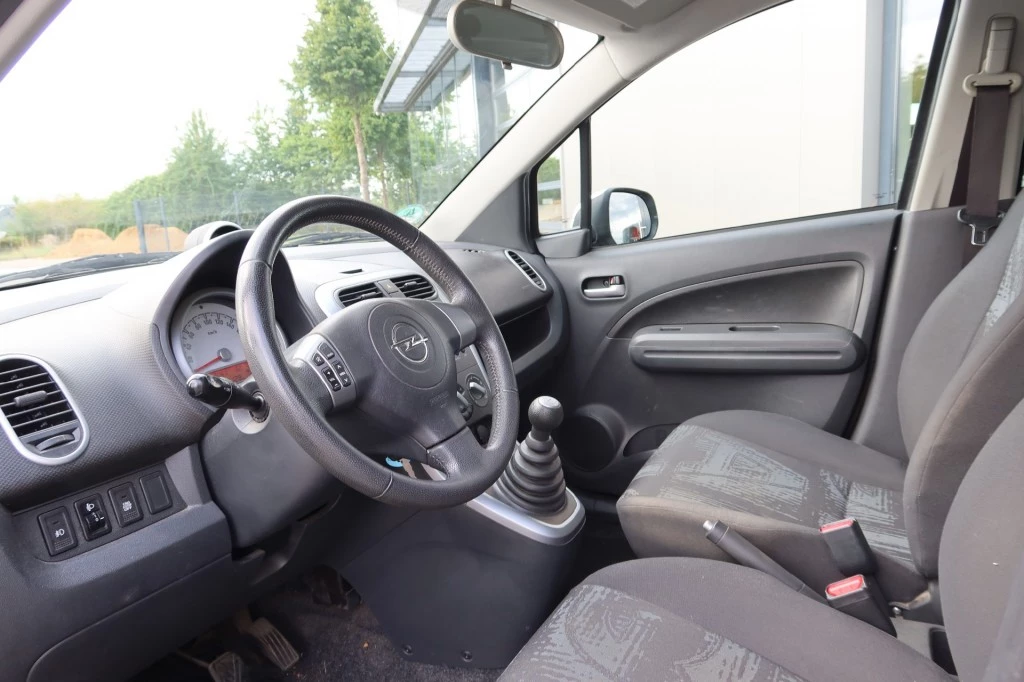 Hoofdafbeelding Opel Agila