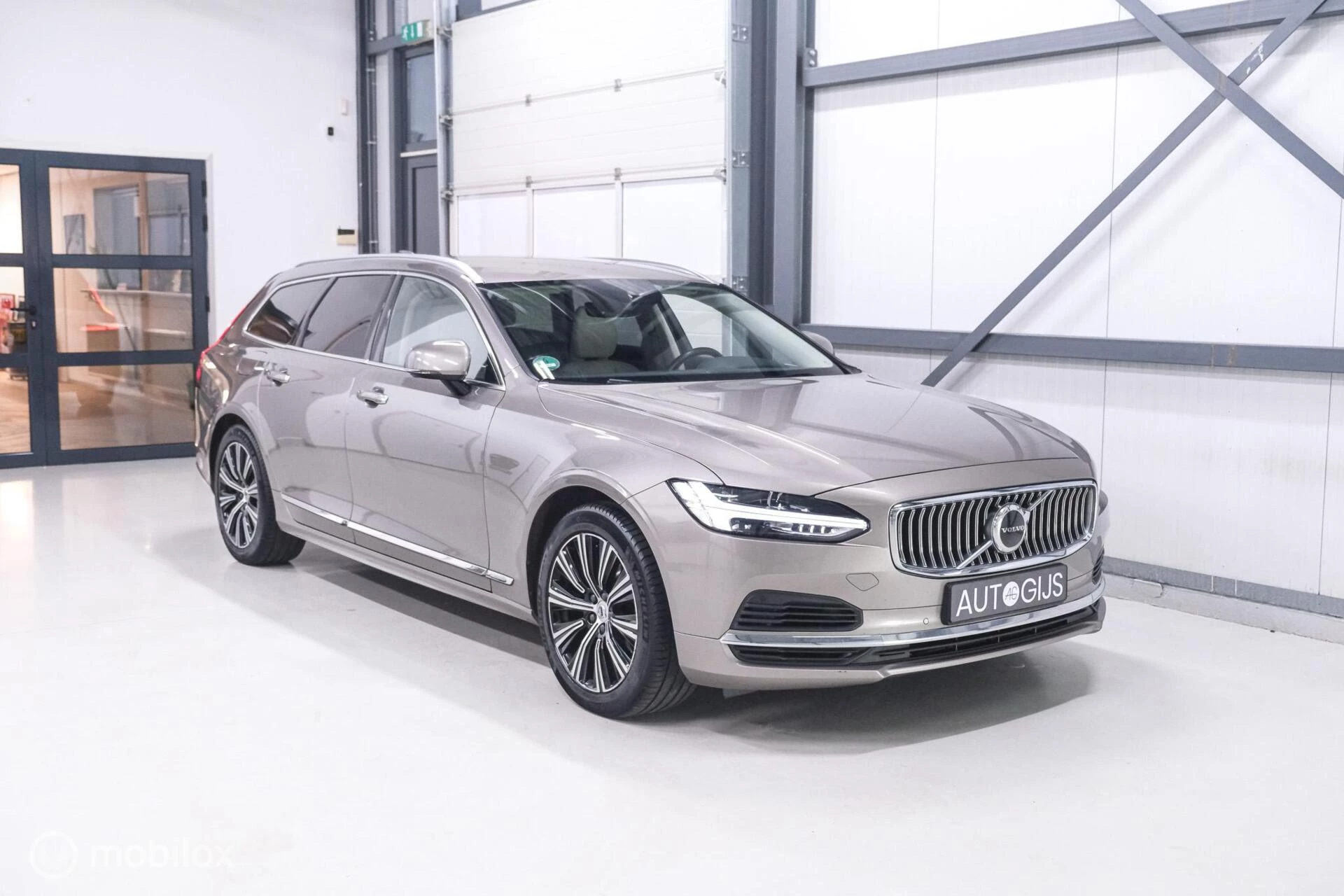 Hoofdafbeelding Volvo V90