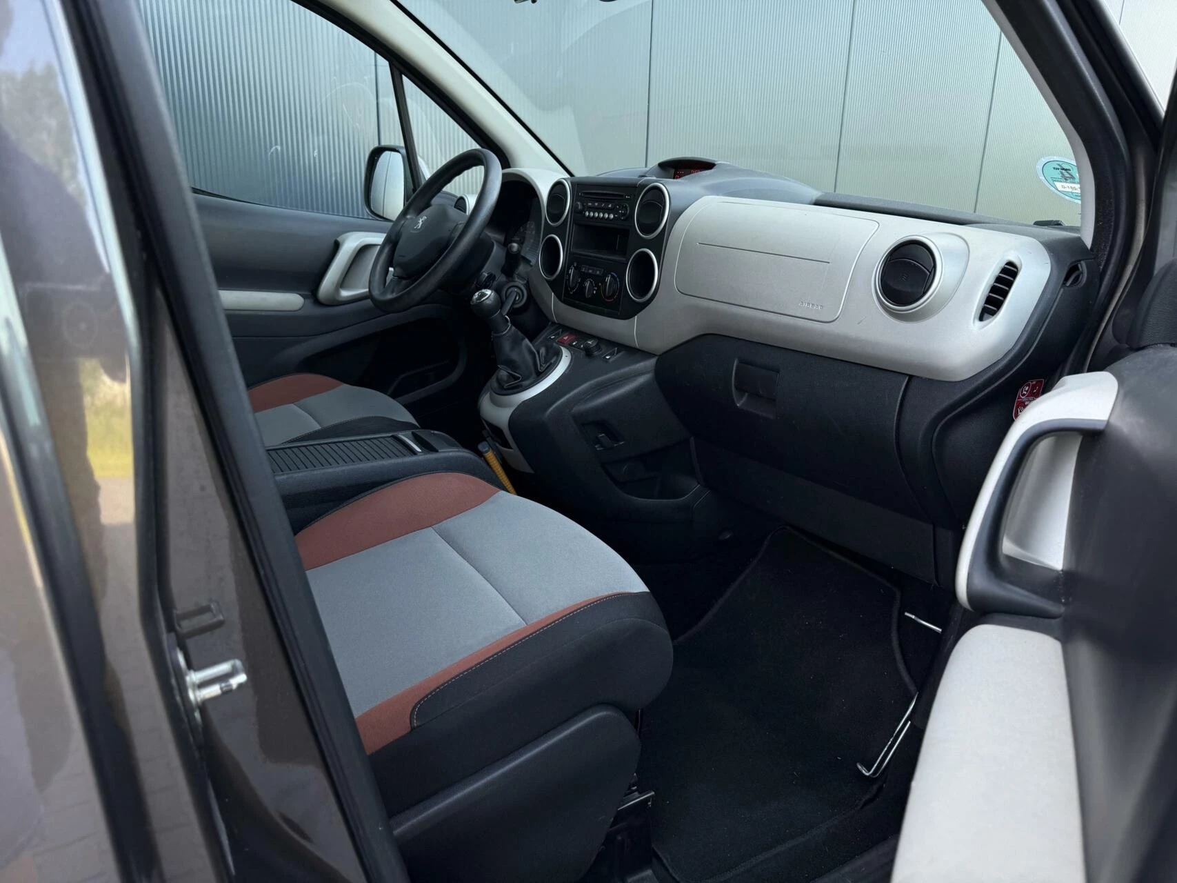 Hoofdafbeelding Peugeot Partner