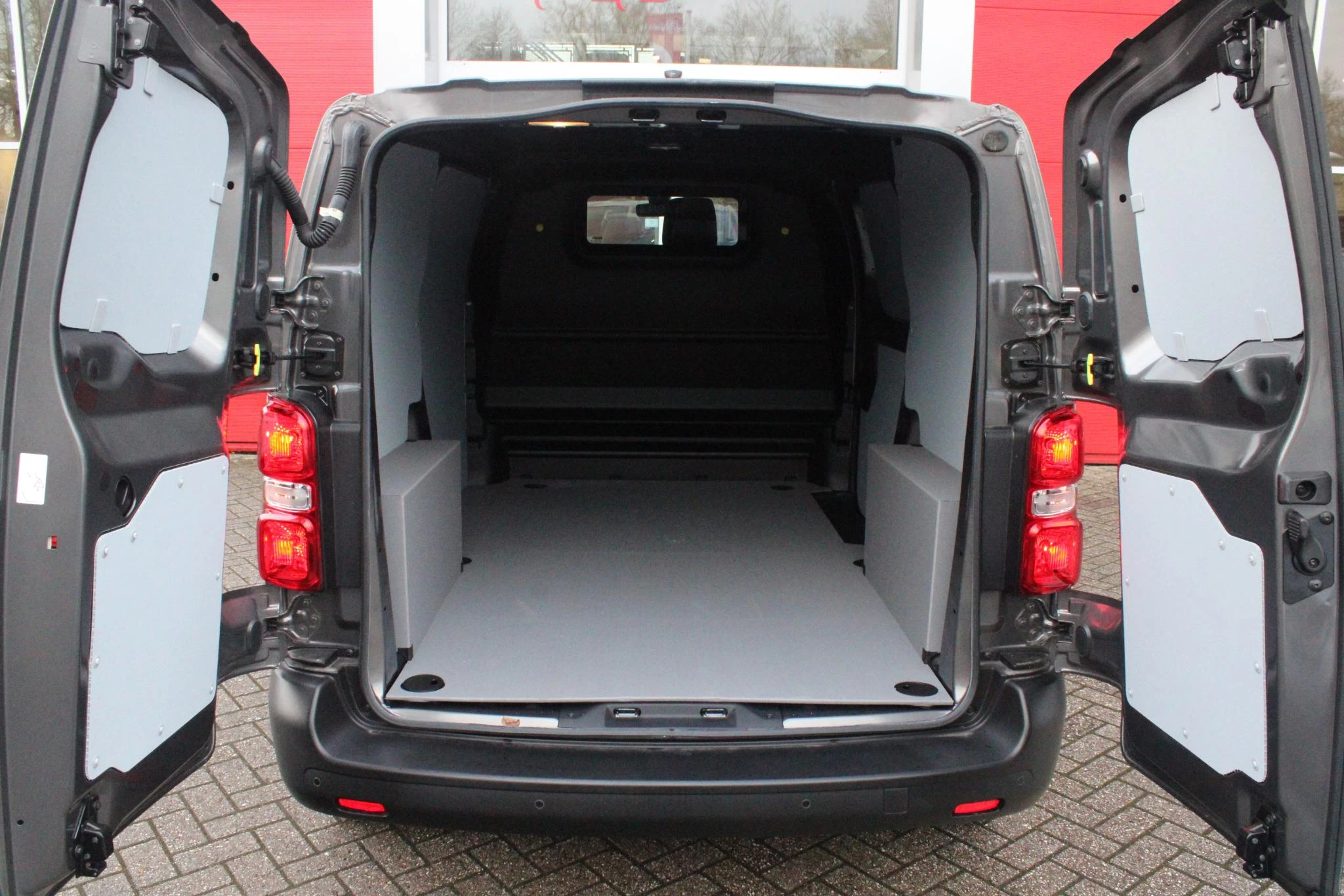 Hoofdafbeelding Peugeot e-Expert