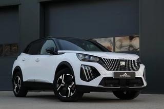 Peugeot e-2008 EV |GT| Avantage 54 kWh AdaptiveCruise 360 View Blindspot Leer/Alcantara Sfeerverlicht Led Pdc PrivacyGlass Nieuwstaat 5558KM!! BJ2025