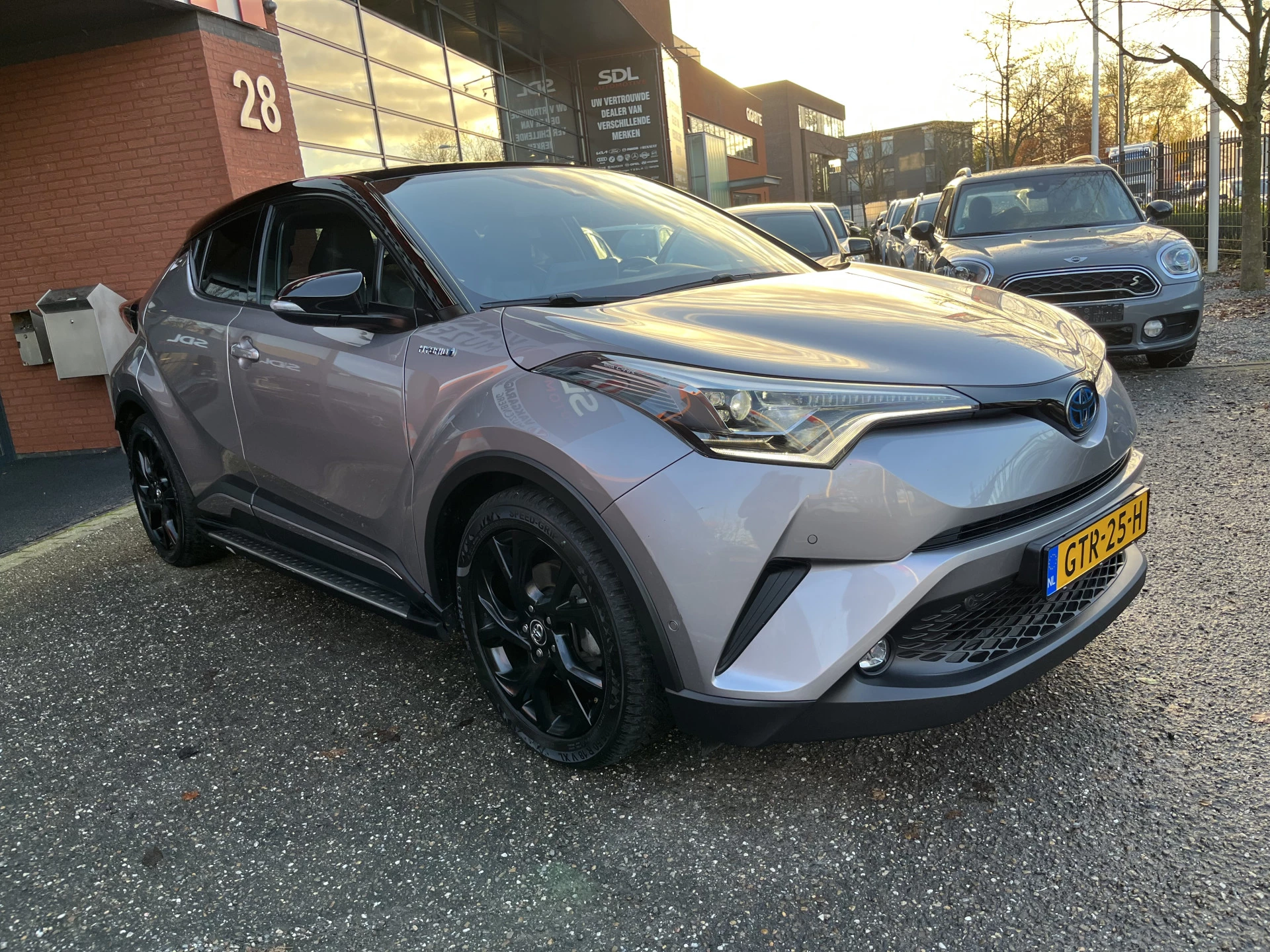 Hoofdafbeelding Toyota C-HR