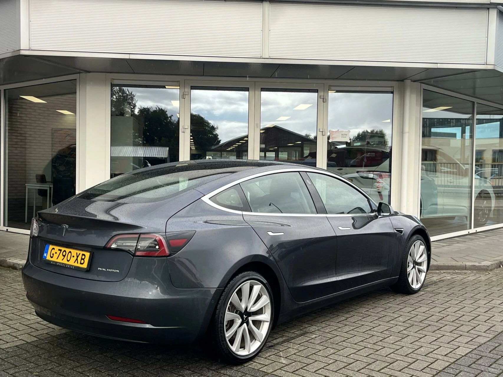 Hoofdafbeelding Tesla Model 3