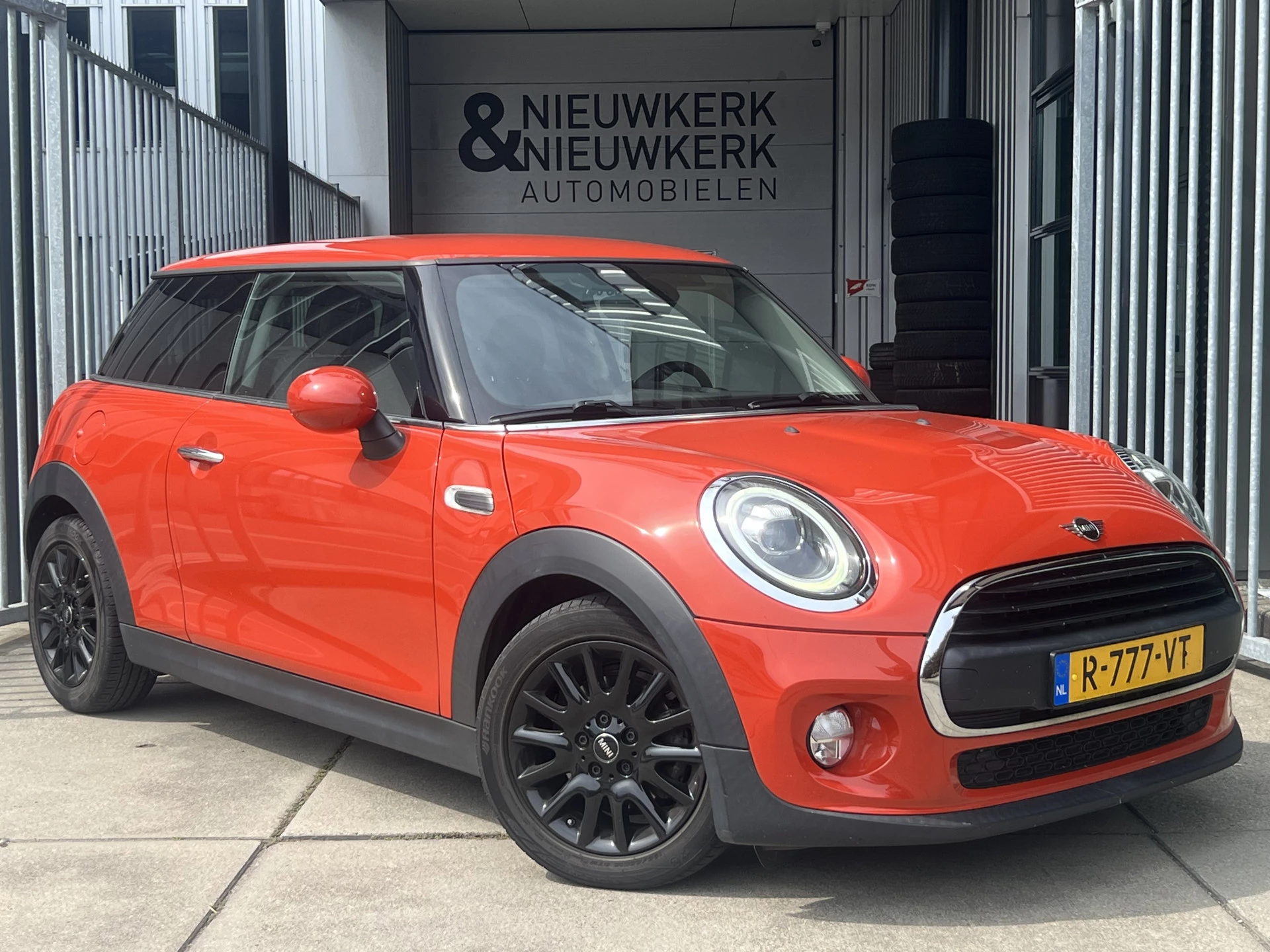 Hoofdafbeelding MINI One