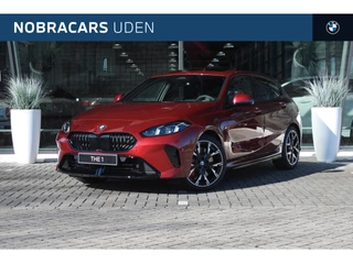 Hoofdafbeelding BMW 1 Serie BMW 1 Serie 120 High Executive M Sport Automaat / Panoramadak / Sportstoelen / Adaptieve LED / M Adaptief onderstel / Parking Assistant Plus / Comfort Access