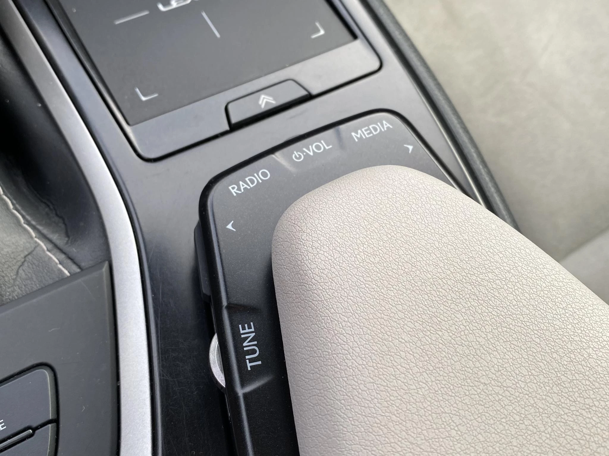 Hoofdafbeelding Lexus UX