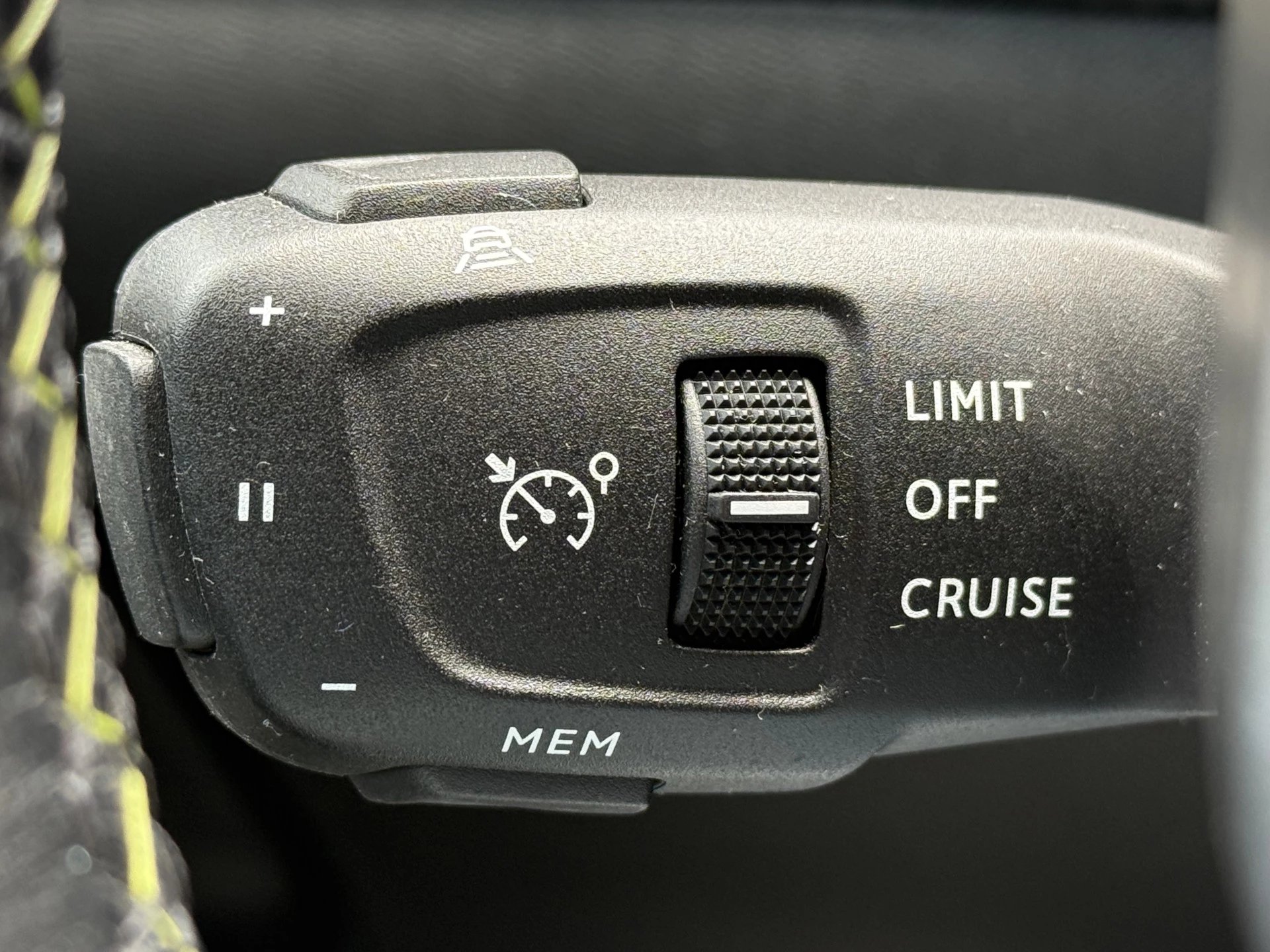 Hoofdafbeelding Peugeot e-2008