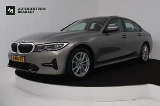 BMW 3-serie 320i High Executive Edition Automaat (PANORAMADAK, CAMERA, STOELVERWARMING, SPORTSTOELEN, DEALER ONDERHOUDEN, LEDER)