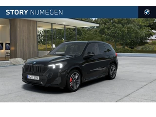 BMW X1 xDrive25e M Sport Automaat / Panoramadak / Trekhaak / Sportstoelen / Adaptieve LED / M Adaptief onderstel / Head-Up / Parking Assistant Plus / Stuurverwarming