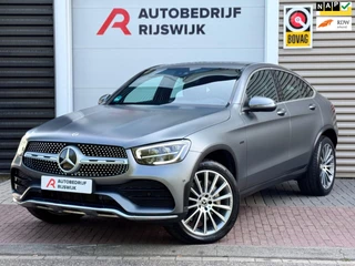 Hoofdafbeelding Mercedes-Benz GLC Mercedes-Benz GLC-klasse Coupé 300e 4MATIC Premium Burmester/Trekhaak/Camera