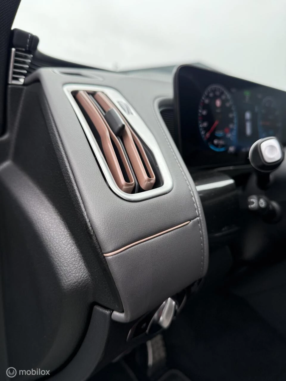 Hoofdafbeelding Mercedes-Benz EQC