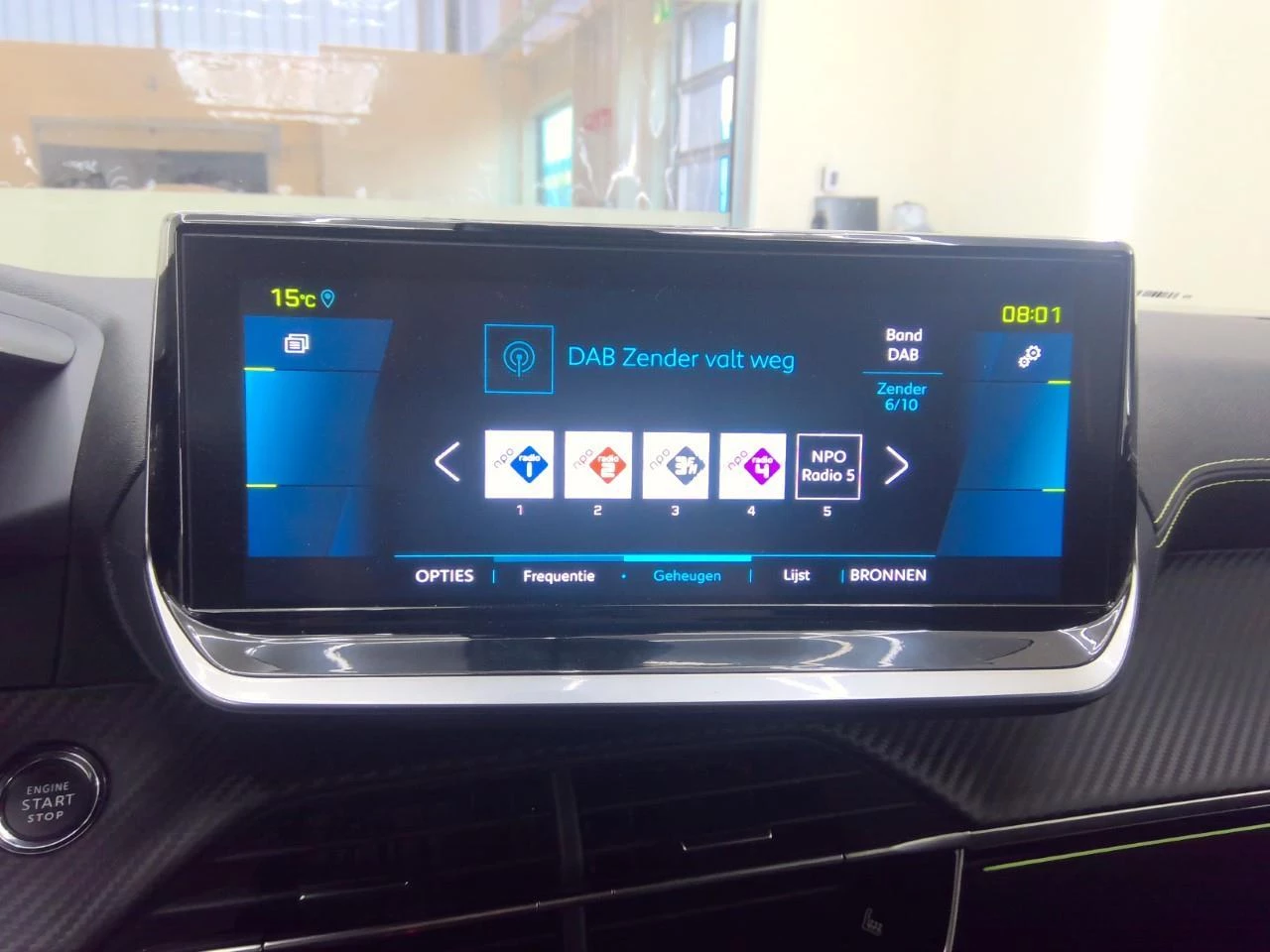 Hoofdafbeelding Peugeot e-2008