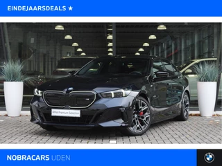 BMW i5 M60 xDrive / Panoramadak / Trekhaak / Parking Assistant Professional / Adaptief onderstel professional / Adaptieve LED / Comfort Access / Stuurverwarming
