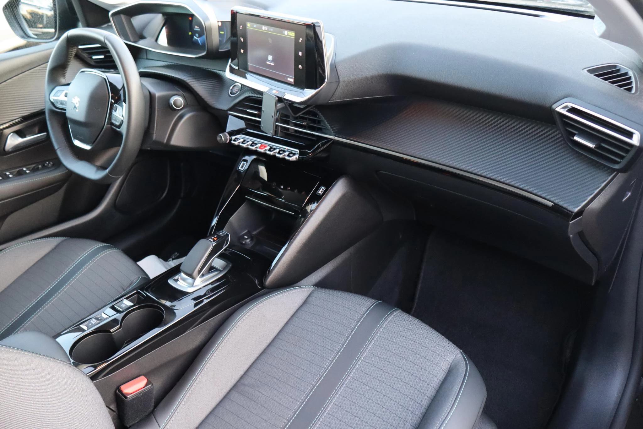 Hoofdafbeelding Peugeot e-208