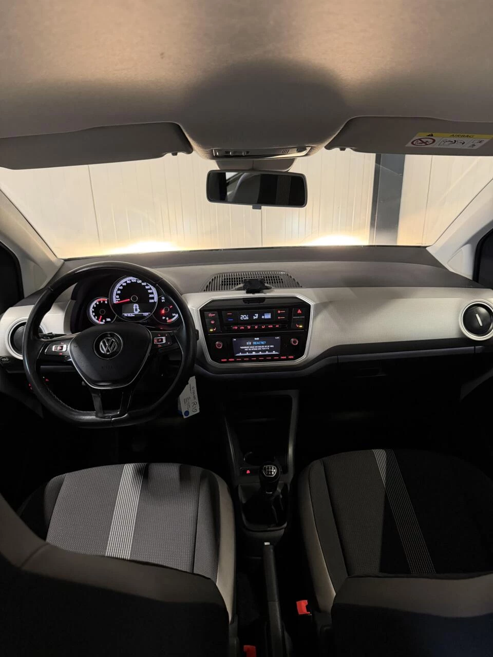 Hoofdafbeelding Volkswagen up!