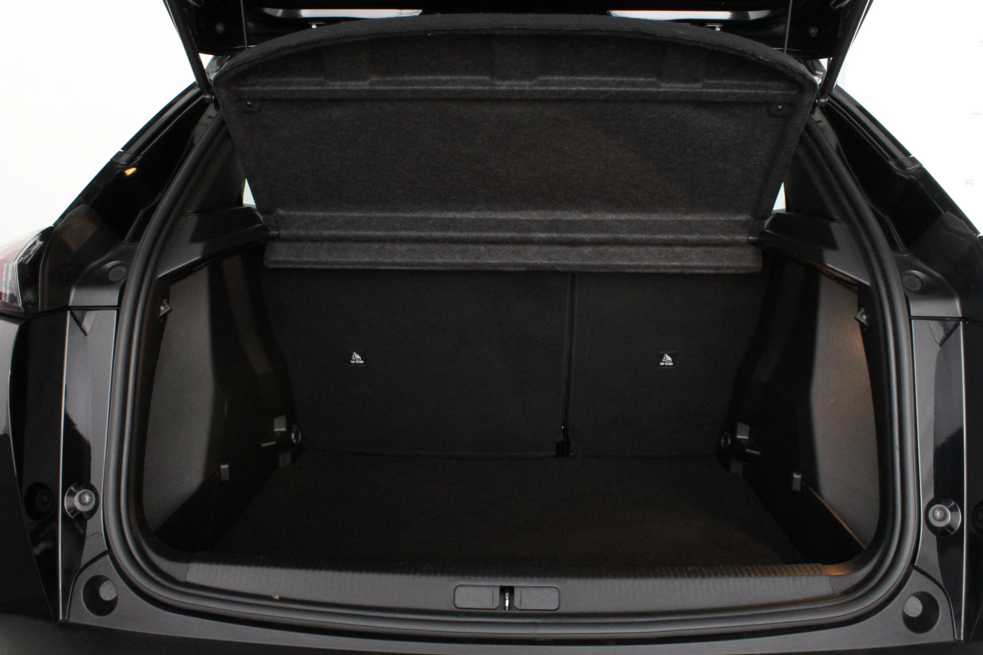 Hoofdafbeelding Peugeot e-2008