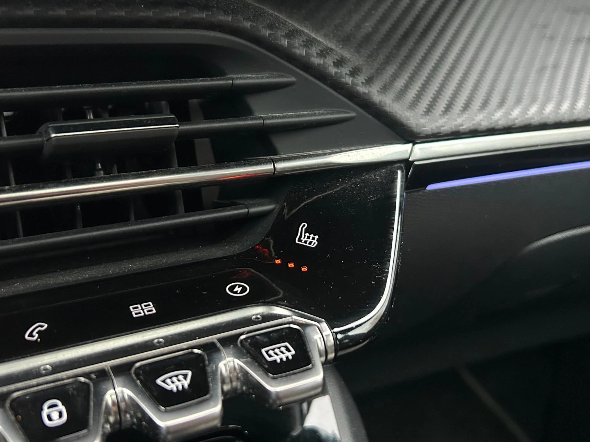 Hoofdafbeelding Peugeot e-208