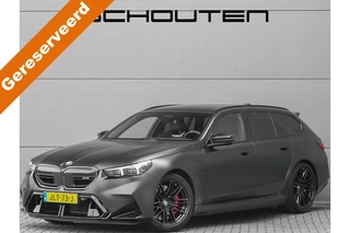 BMW M5 5-serie Touring CoPilot Iconic Glow B&W Frozen Black Trekhaak