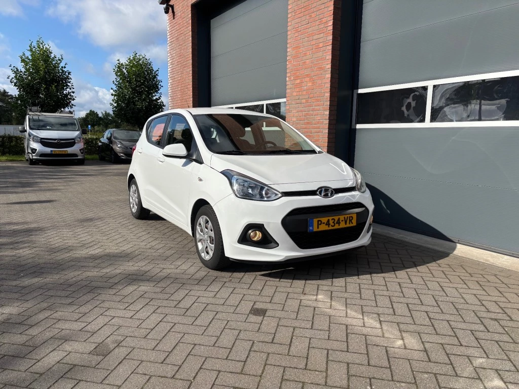 Hoofdafbeelding Hyundai i10