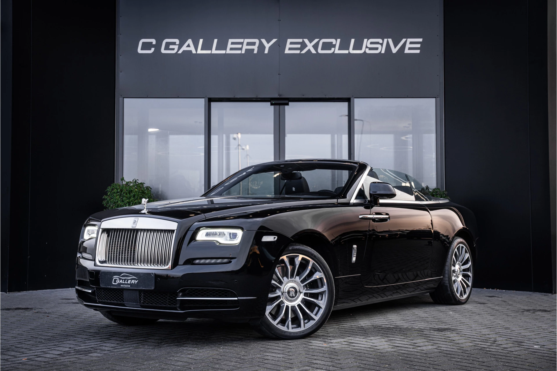Hoofdafbeelding Rolls-Royce Dawn