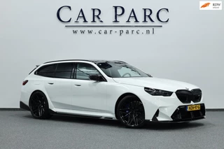 BMW 5-serie Touring M5 727+PK BTW/M-PERFORMANCE CARBON/AKRAPOVIC/22" VOSSEN/BOWERS & WILKINS/PANO/HUD/ACC/ECC/FABRIEKSGARANTIE!