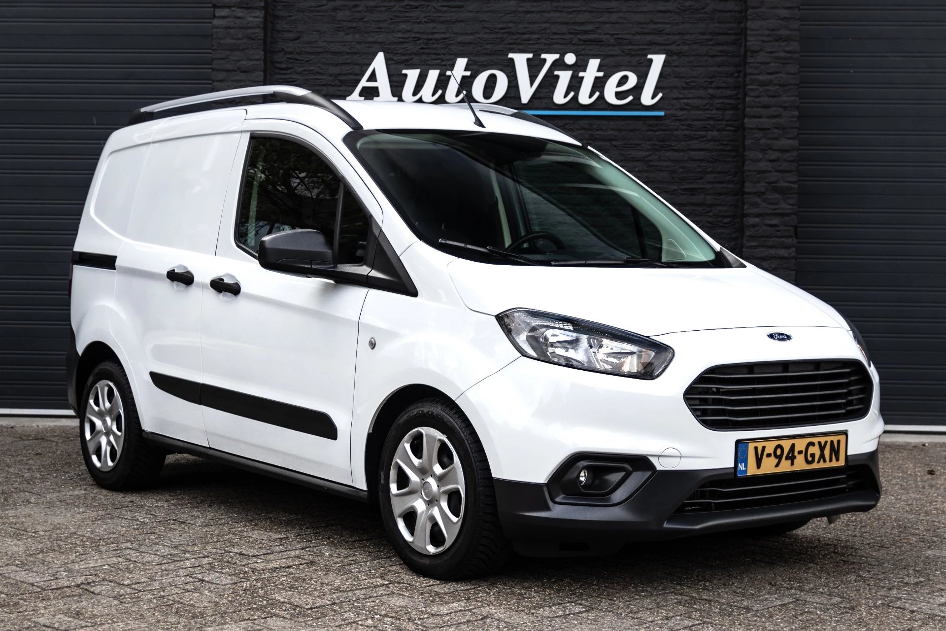 Hoofdafbeelding Ford Transit Courier