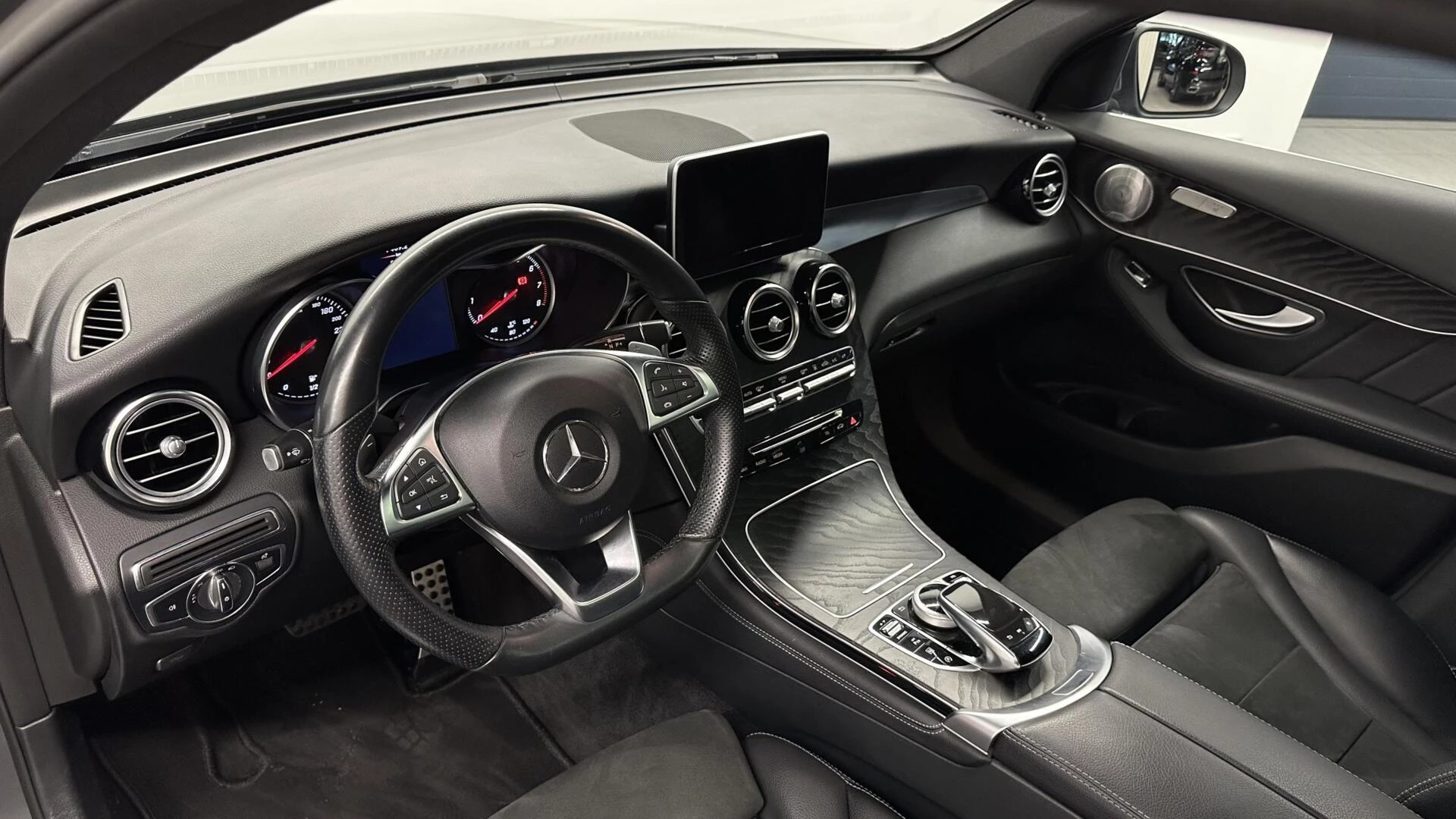Hoofdafbeelding Mercedes-Benz GLC