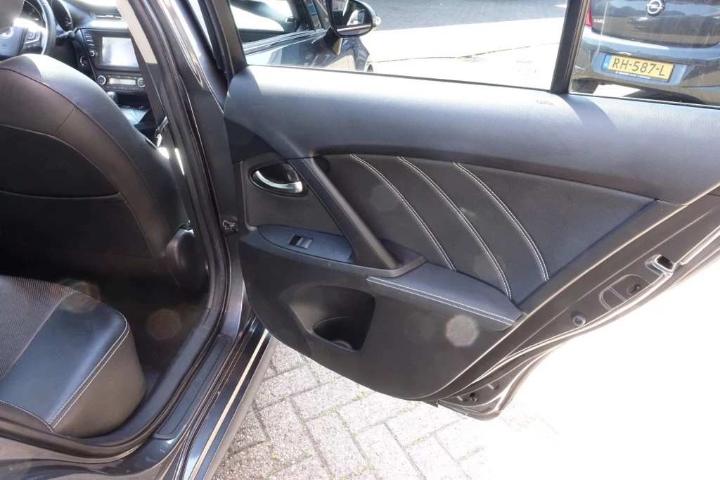 Hoofdafbeelding Toyota Avensis