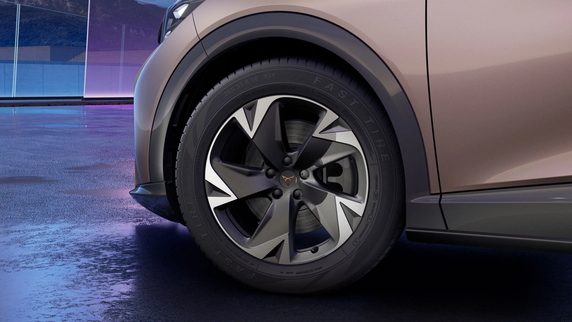 Hoofdafbeelding CUPRA Tavascan