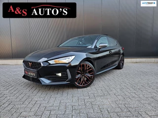 Hoofdafbeelding CUPRA Leon Cupra LEON 2.0 TSI 300pk Panodak Kuipstoelen Carbon Beats Camera Blindspot Sfeer Draadlozeoplader