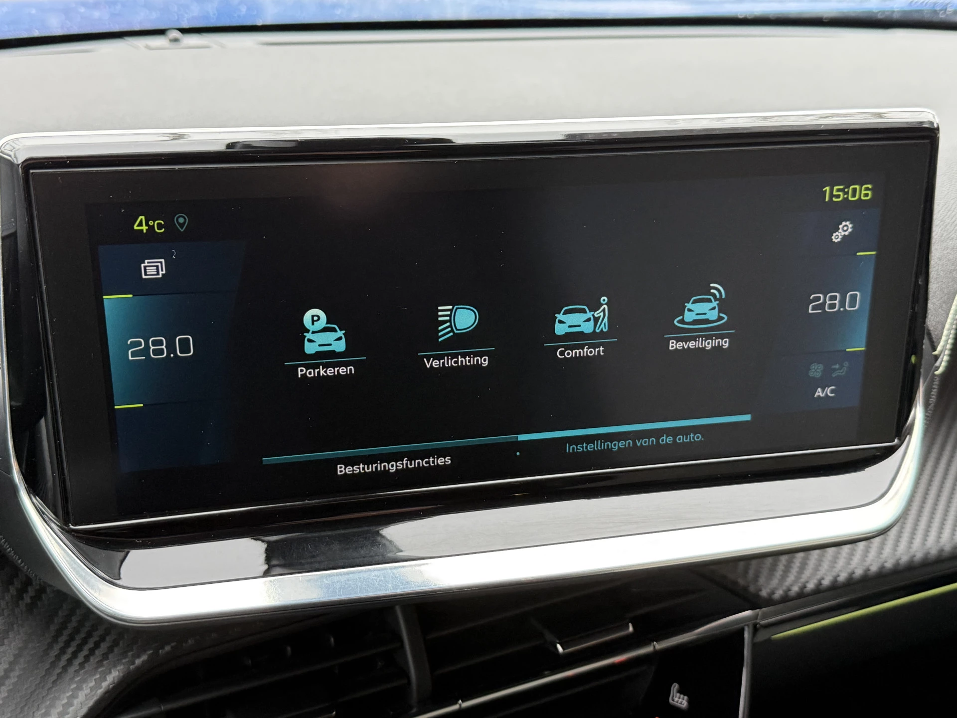 Hoofdafbeelding Peugeot e-2008